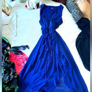 Size 12 SLNY royal blue dress ever worn no sleeves in great conditions